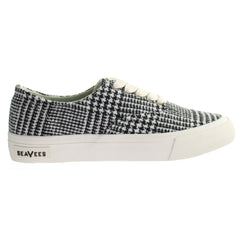 Seavees Legend Highlands Womens Black/White Plimsolls