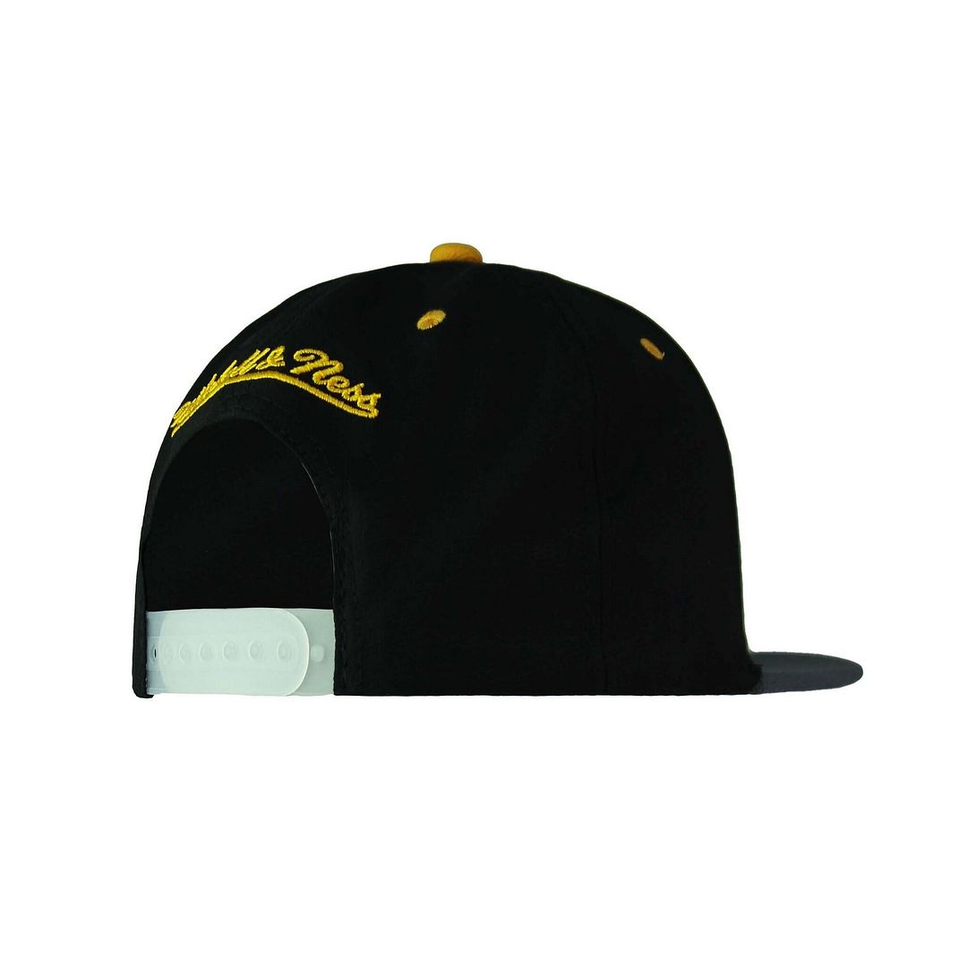 Mitchell & Ness LA Lakers Mens Reflective Cap